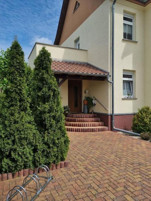 Ferienwohnung *Zur Weinbergstrasse* Lauta Eksteriør bilde