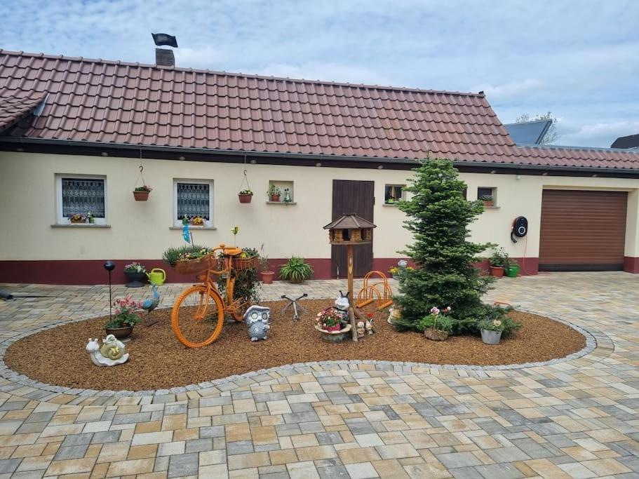 Ferienwohnung *Zur Weinbergstrasse* Lauta Eksteriør bilde